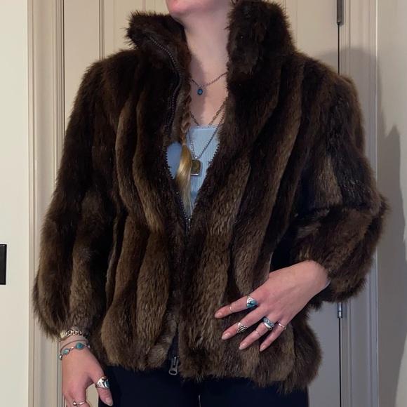 *REAL* beaver fur coat - Picture 13 of 13